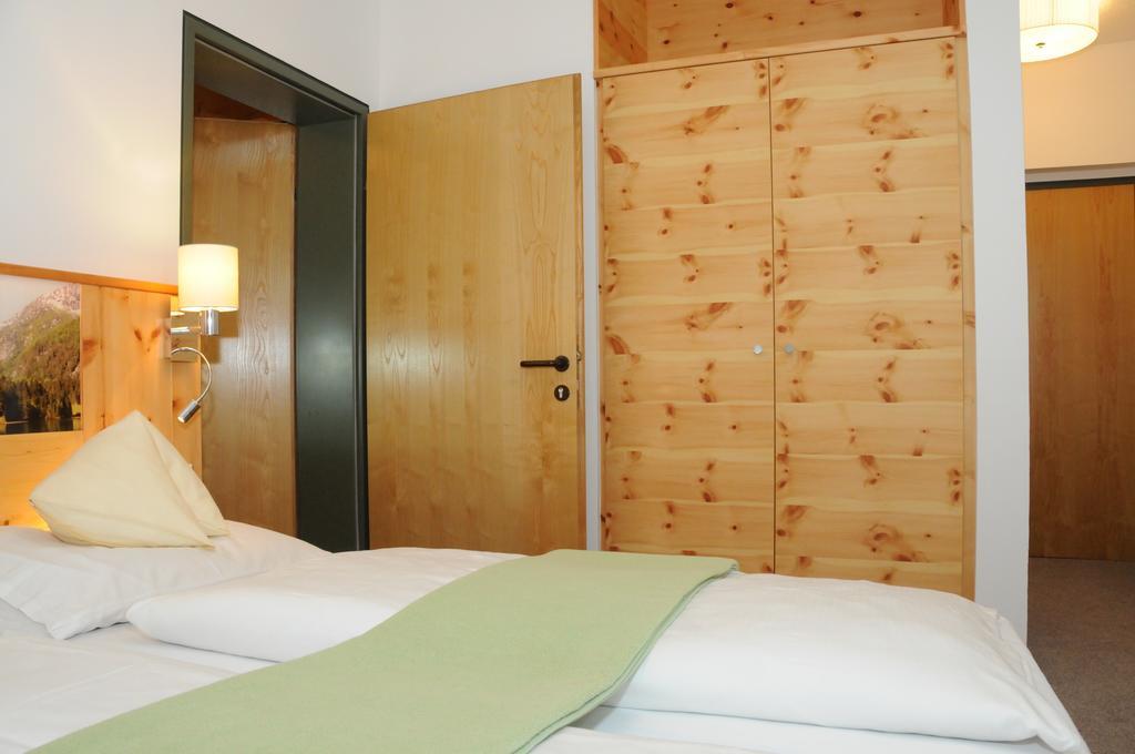 Hotel Vital Bad Bleiberg Rum bild