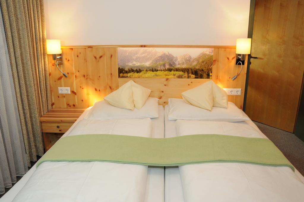 Hotel Vital Bad Bleiberg Rum bild